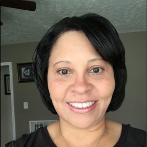 Meet your Posher, Denise